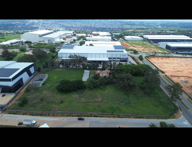 17,087M² VACANT LAND FOR SALE IN LINBRO PARK